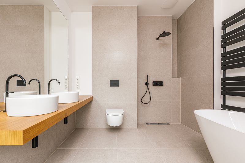Ihr neues Zuhause mit privatem Spa: 3-Zimmer-Suite mit integrierter Sauna im Masterbad